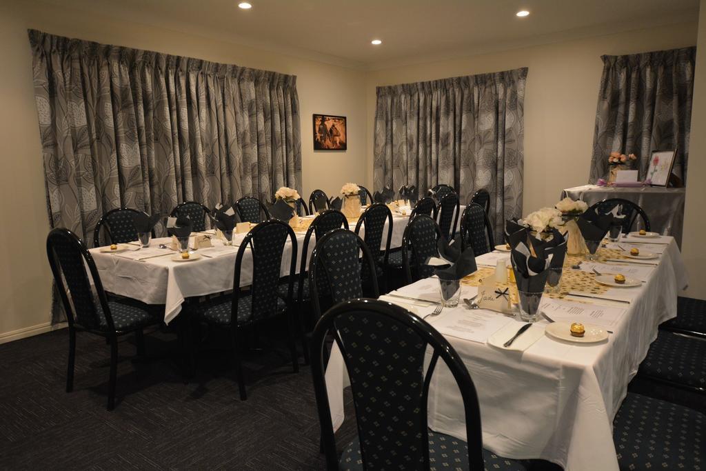 Rocky Gardens Motor Inn Rockhampton Buitenkant foto