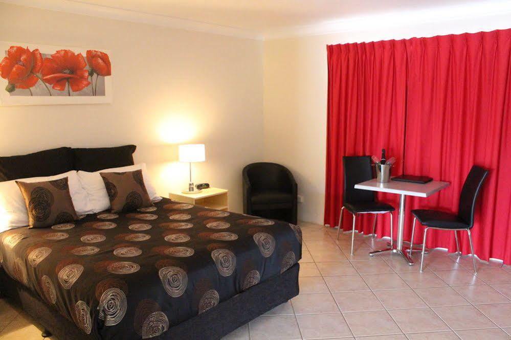 Rocky Gardens Motor Inn Rockhampton Buitenkant foto