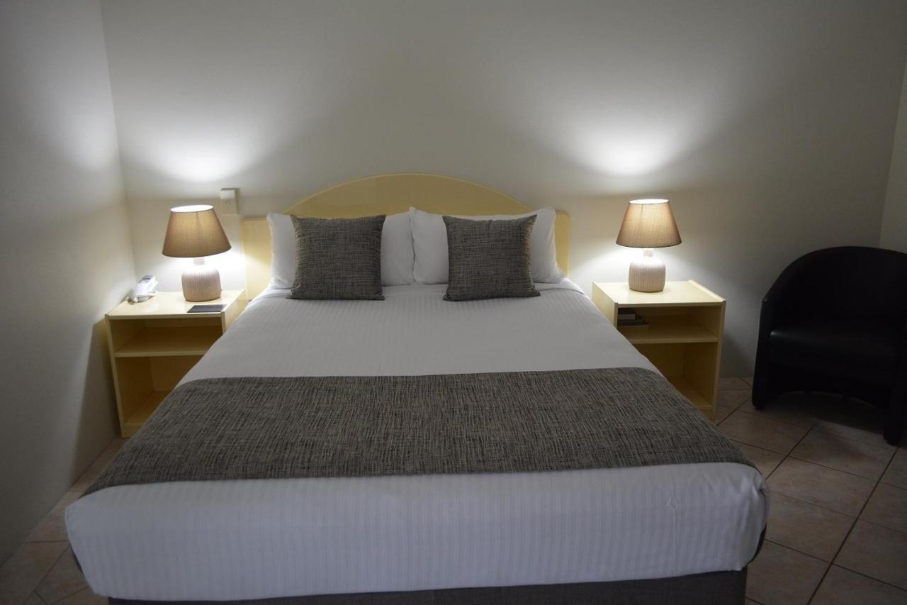 Rocky Gardens Motor Inn Rockhampton Buitenkant foto