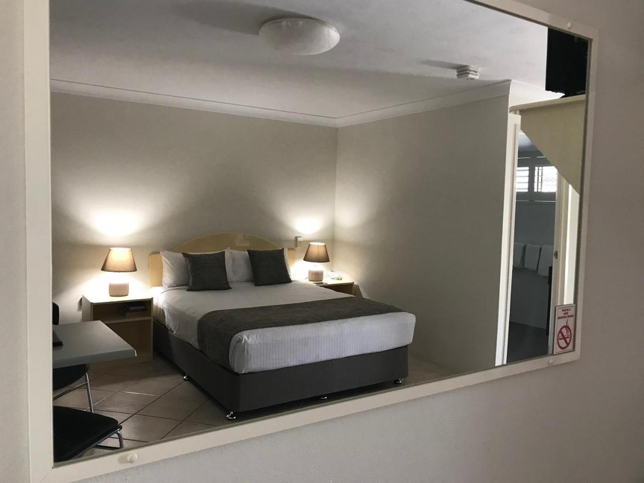 Rocky Gardens Motor Inn Rockhampton Buitenkant foto